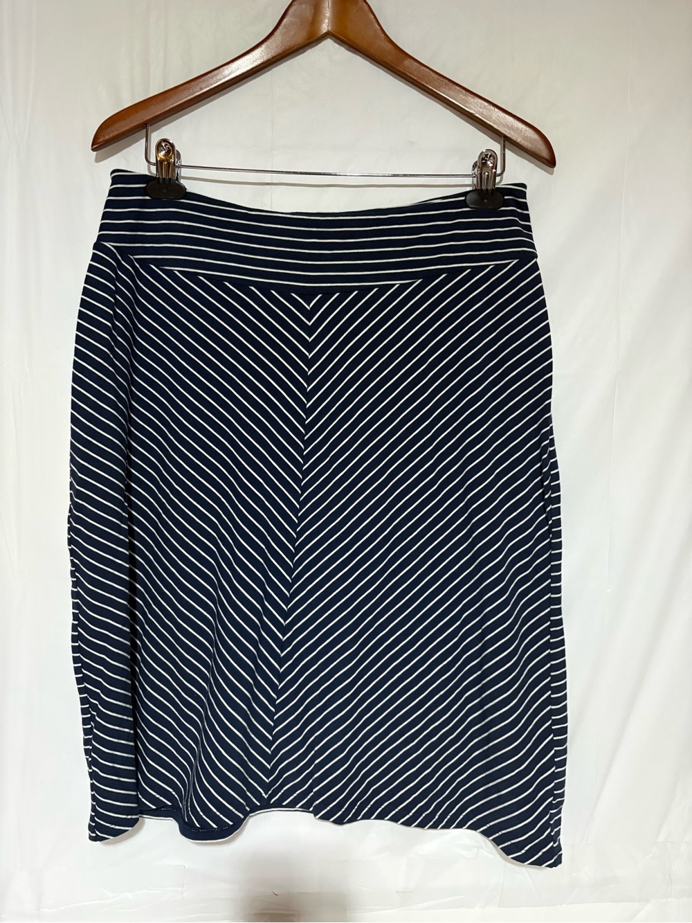 Columbia Navy and White Chevron Midi Skirt